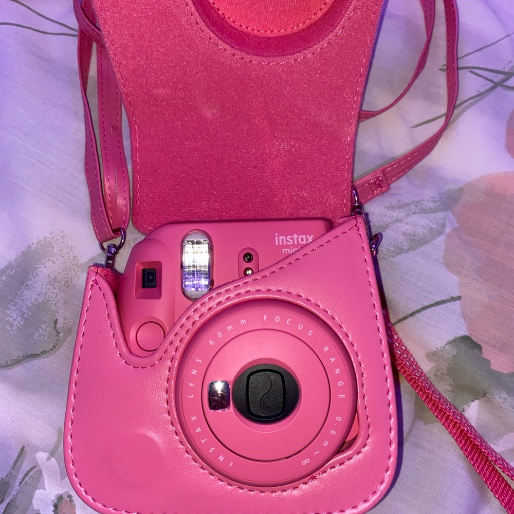 Fujifilm Instax Instant Film Camera + bag + films